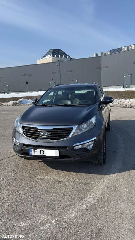 Gri Utilizat 2010 Kia Sportage Classic SUV | 7.500 EUR (Puțin scump) - Imagine 1/4