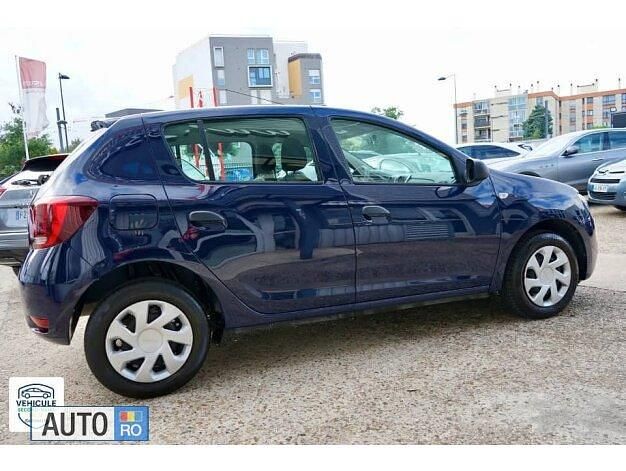 Albastru marin Utilizat 2018 Dacia Sandero Hatchback | 6.000 EUR (Preț OK) - Imagine 1/2