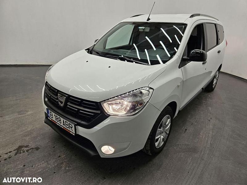 Culoarealb Utilizat 2021 Dacia Lodgy Monovolum | 12.100 EUR (Puțin scump) - Imagine 1/4