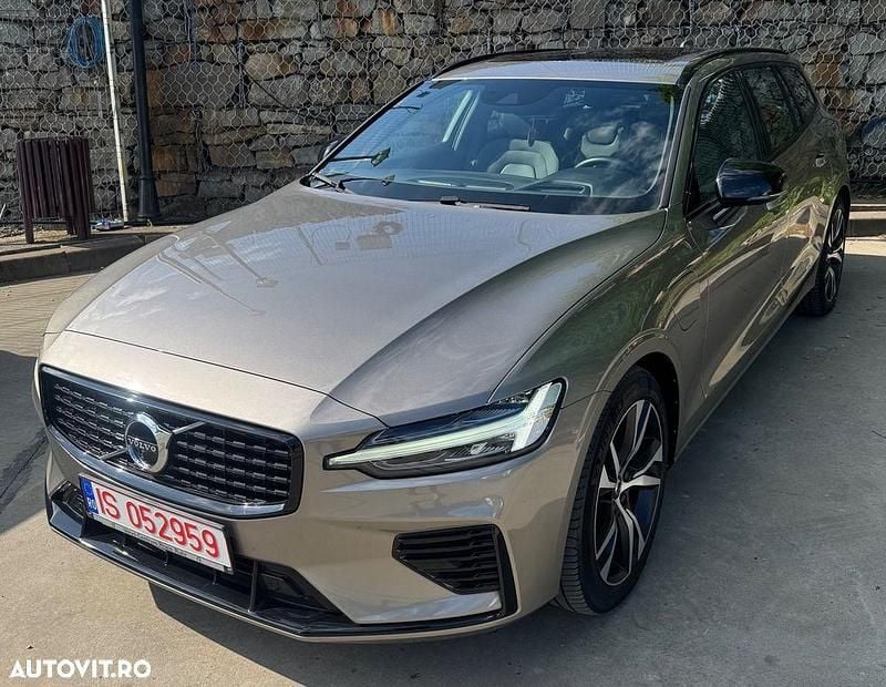 Culoaregri Utilizat 2021 Volvo V60 R-Design Break | 26.999 EUR (Preț OK) - Imagine 1/4