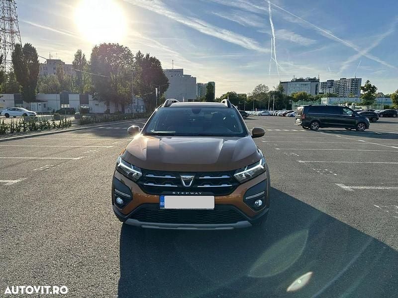 Culoareportocaliu Utilizat 2021 Dacia Sandero Stepway Hatchback | 10.500 EUR (Preț OK) - Imagine 1/4