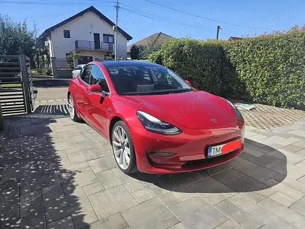 Rosu Utilizat 2019 Tesla Model 3 Performance Berlinǎ | 33.000 EUR (Puțin scump) - Imagine 1/4