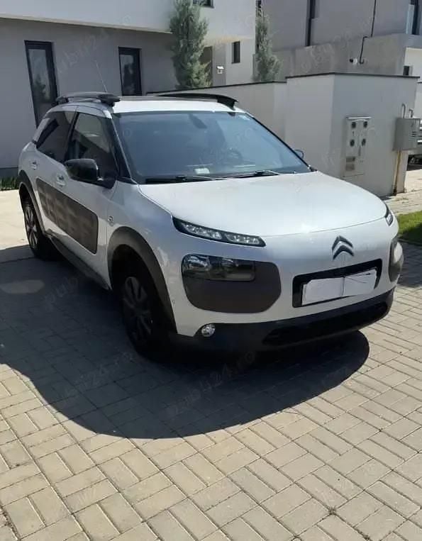 Alb Utilizat 2015 Citroën C4 SUV | 6.900 EUR (Puțin scump) - Imagine 1/4