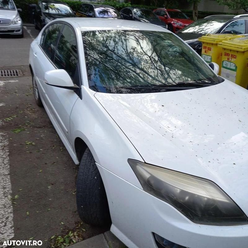 Culoarealb Utilizat 2011 Renault Laguna III Dynamique Hatchback | 2.800 EUR (Preț OK) - Imagine 1/4