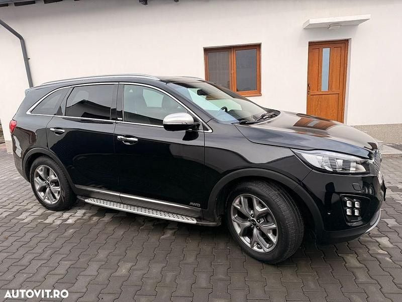 Second-hand Kia Sorento Platinum Edition 200 CP (147 kW) 2017 Culoarenegru SUV