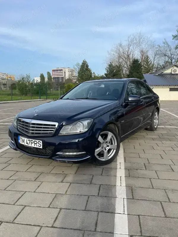 Utilizat 2011 Mercedes C180 Berlinǎ | 7.777 EUR (Super Preț) - Imagine 1/4