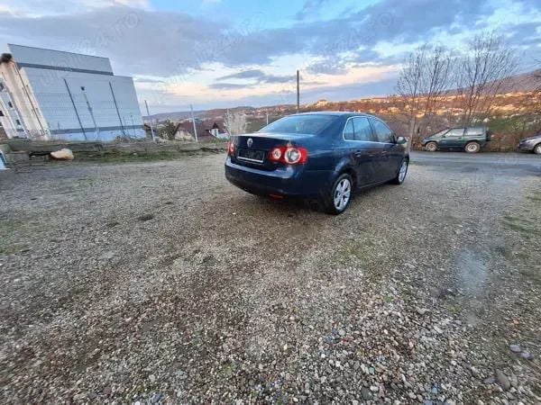 Second-hand VW Jetta 105 CP (77 kW) 2009 Berlinǎ