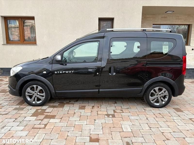 Second-hand Dacia Dokker Stepway 115 CP (84 kW) 2018 Culoarenegru Monovolum