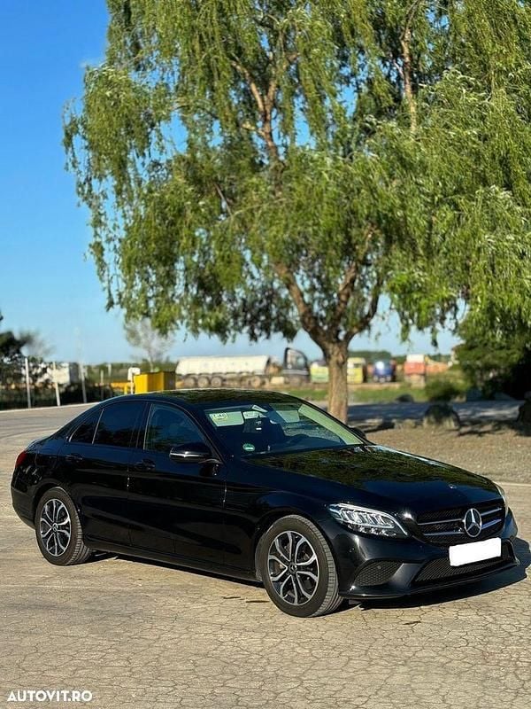 Second-hand Mercedes C200 Avantgarde 150 CP (110 kW) 2019 Culoarenegru Berlinǎ