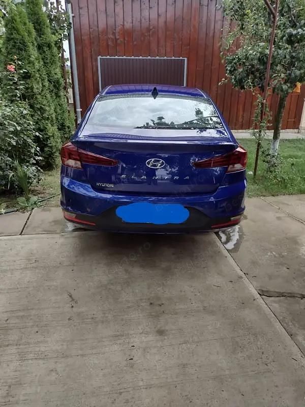 Second-hand Hyundai Elantra 132 CP (97 kW) 2019 Albastru Berlinǎ