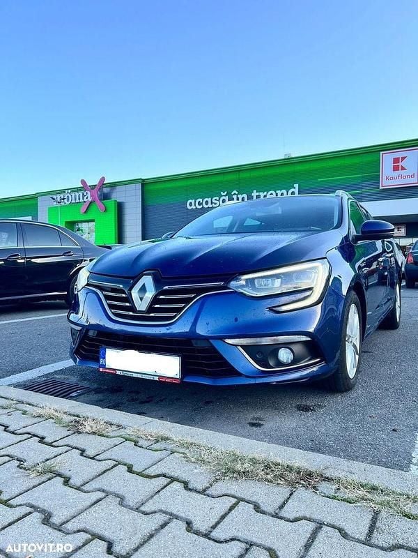 Albastru Utilizat 2017 Renault Mégane GrandTour Intens Break | 8.350 EUR (Preț OK) - Imagine 1/4