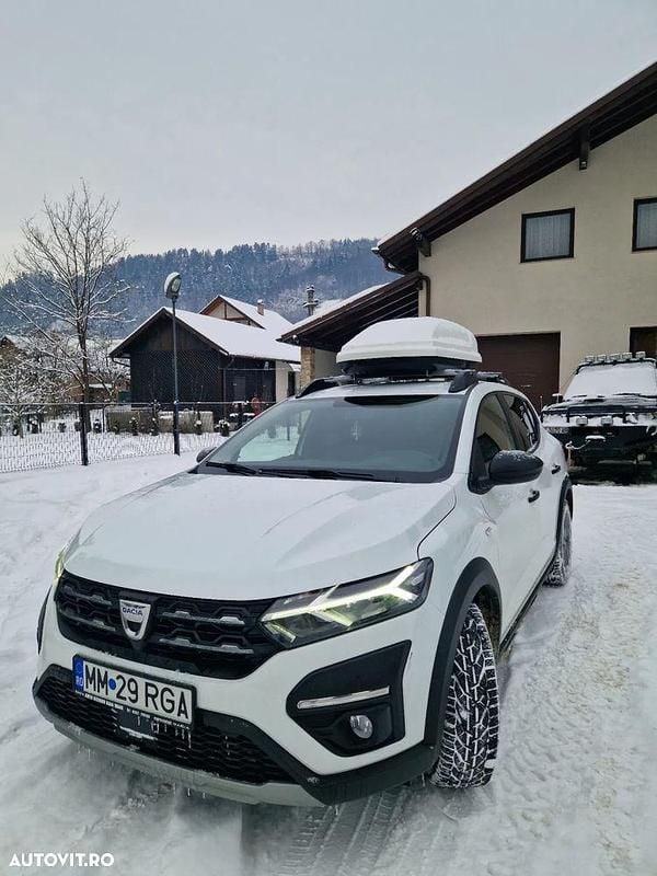 Culoarealb Utilizat 2022 Dacia Sandero Essentiel Hatchback | 9.550 EUR (Preț bun) - Imagine 1/4