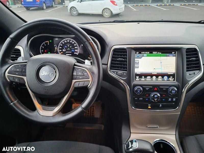 Second-hand Jeep Grand Cherokee Laredo 190 CP (139 kW) 2014 Culoareverde SUV