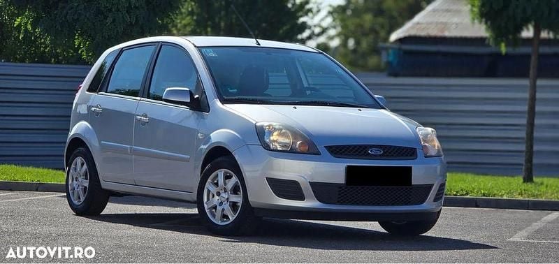 Culoareargint Utilizat 2008 Ford Fiesta Trend Hatchback | 1.380 EUR (Preț bun) - Imagine 1/4