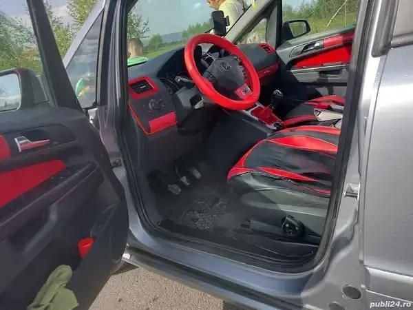 Utilizat 2007 Opel Zafira Monovolum | 2.600 EUR (Preț OK) - Imagine 1/4