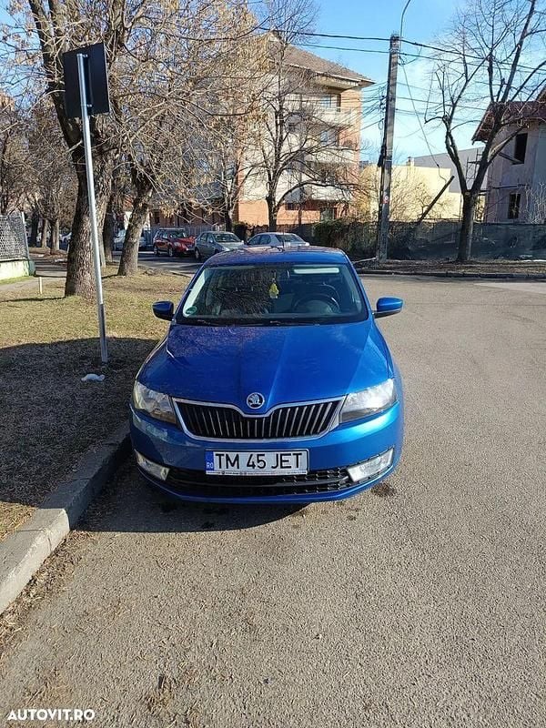 Second-hand Skoda Rapid Active 105 CP (77 kW) 2014 Culoarealbastru Hatchback