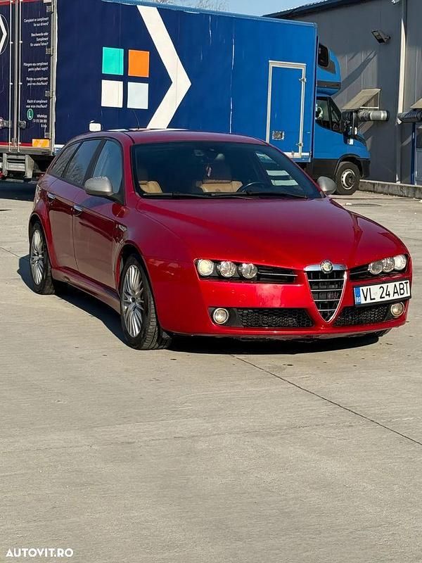 Culoarerosu Utilizat 2011 Alfa Romeo 159 Turismo Break | 4.000 EUR - Imagine 1/4