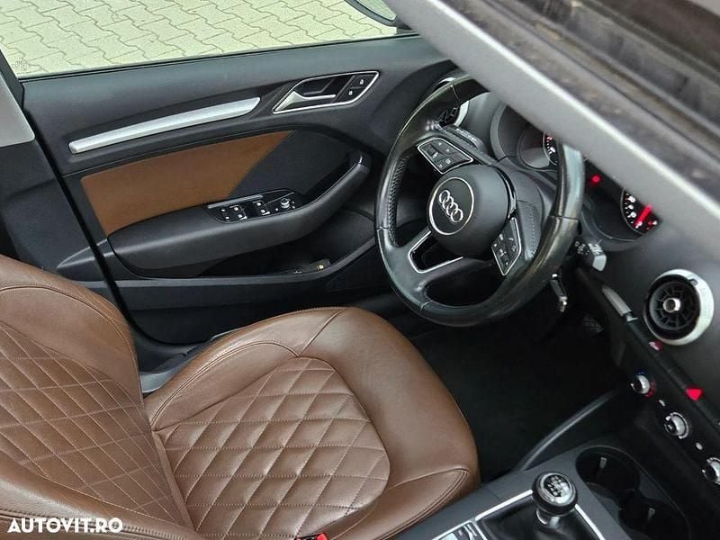 Second-hand Audi A3 S-Line 116 CP (85 kW) 2018 Culoarebej Berlinǎ