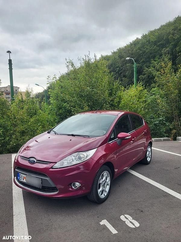 Culoarealte culori Utilizat 2012 Ford Fiesta Hatchback | 5.000 EUR (Preț OK) - Imagine 1/4