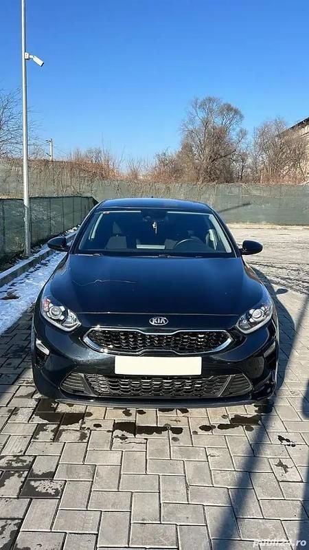 Second-hand Kia Ceed Best 120 CP (88 kW) 2021 Culoarenegru Hatchback