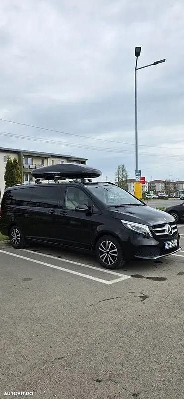 Culoarenegru Utilizat 2020 Mercedes V300 Avantgarde Edition Monovolum | 62.000 EUR (Scump) - Imagine 1/4