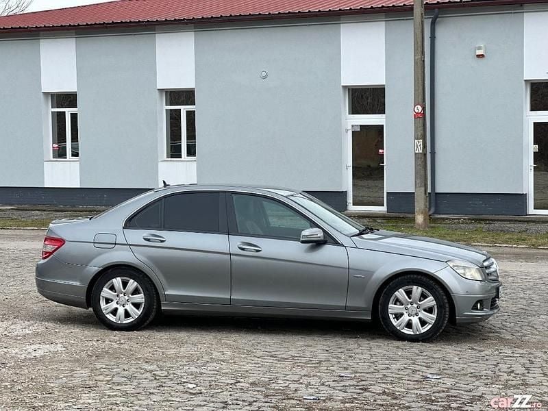 Second-hand Mercedes C200 136 CP (100 kW) 2011 Gri Berlinǎ