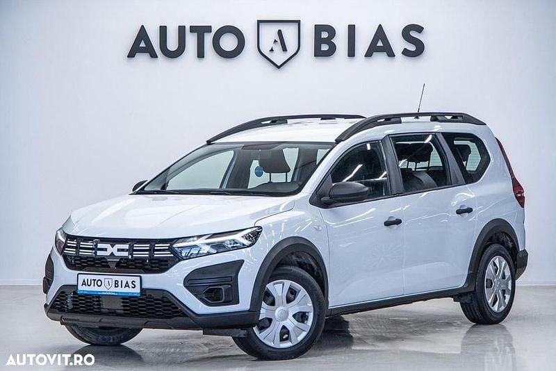 Second-hand Dacia Jogger Comfort 100 CP (73 kW) 2022 Culoarealb Monovolum