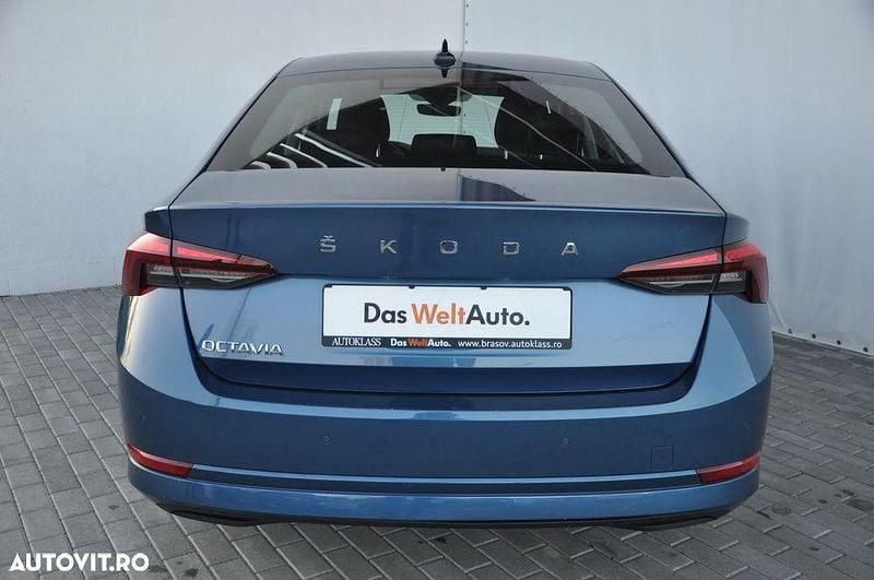 Second-hand Skoda Octavia Ambition 115 CP (84 kW) 2020 Culoarealbastru Berlinǎ