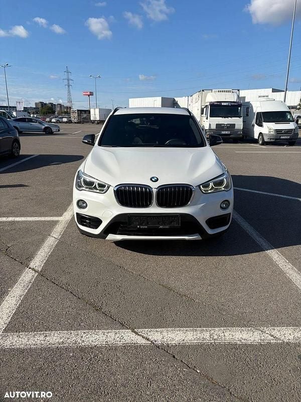 Culoarealb Utilizat 2017 BMW X1 Comfort Edition SUV | 17.900 EUR (Puțin scump) - Imagine 1/4