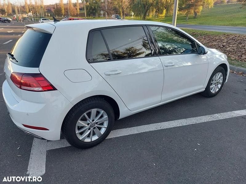 Second-hand VW Golf VII Comfortline 115 CP (84 kW) 2020 Culoarealb Hatchback