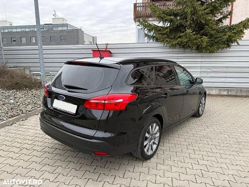 Second-hand Ford Focus 120 CP (88 kW) 2018 Culoarenegru Break