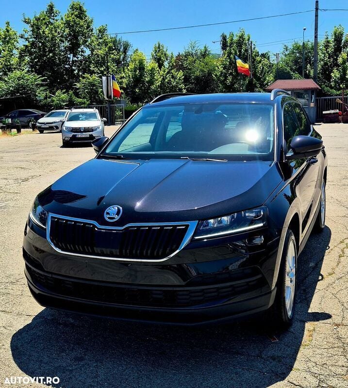 Negru Utilizat 2022 Skoda Karoq Ambition SUV | 18.900 EUR (Preț bun) - Imagine 1/4