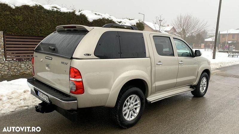 Second-hand Toyota HiLux Style 171 CP (125 kW) 2014 Culoaregalbeuriu Pickup