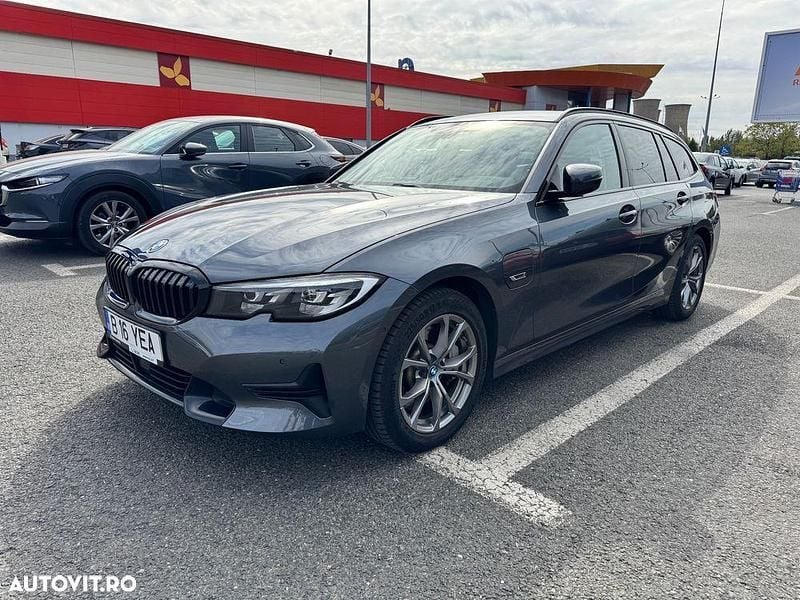Culoaregri Utilizat 2021 BMW 330e Sport Line Break | 26.500 EUR - Imagine 1/4