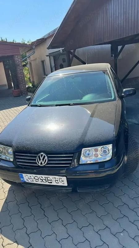 Negru Utilizat 2003 VW Bora Berlinǎ | 1.650 EUR (Preț OK) - Imagine 1/4