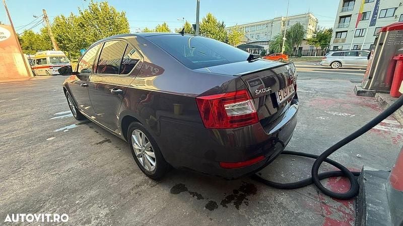 Culoaremaro Utilizat 2015 Skoda Octavia Ambition Berlinǎ | 12.600 EUR (Preț OK) - Imagine 1/4