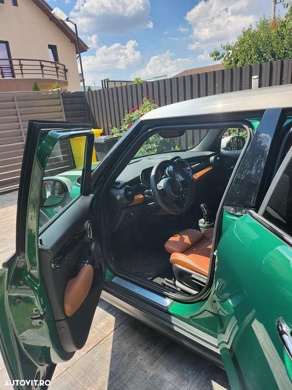 Verde Utilizat 2023 Mini Cooper Hatchback | 32.100 EUR - Imagine 1/4