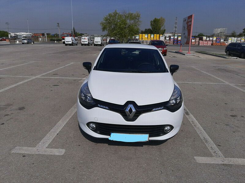 Alb Utilizat 2015 Renault Clio IV Hatchback | 6.200 EUR (Preț OK) - Imagine 1/4
