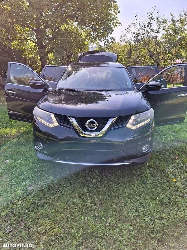 Culoarenegru Utilizat 2014 Nissan X-Trail 360º SUV | 11.300 EUR (Preț OK) - Imagine 1/4
