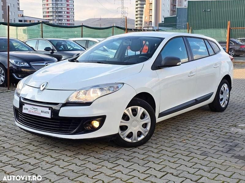 Culoarealb Utilizat 2013 Renault Mégane GrandTour Initiale Paris Break | 4.200 EUR (Preț bun) - Imagine 1/4