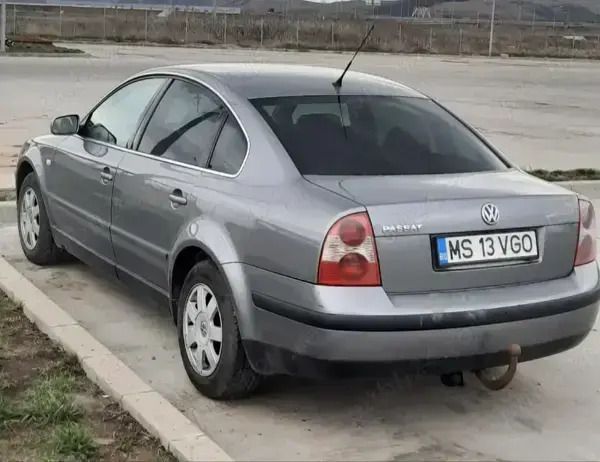 Utilizat 2003 VW Passat Berlinǎ | 1.650 EUR (Preț bun) - Imagine 1/4