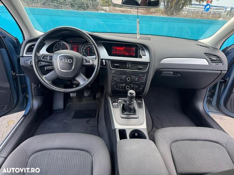Second-hand Audi A4 Premium 143 CP (105 kW) 2009 Culoarealbastru Berlinǎ