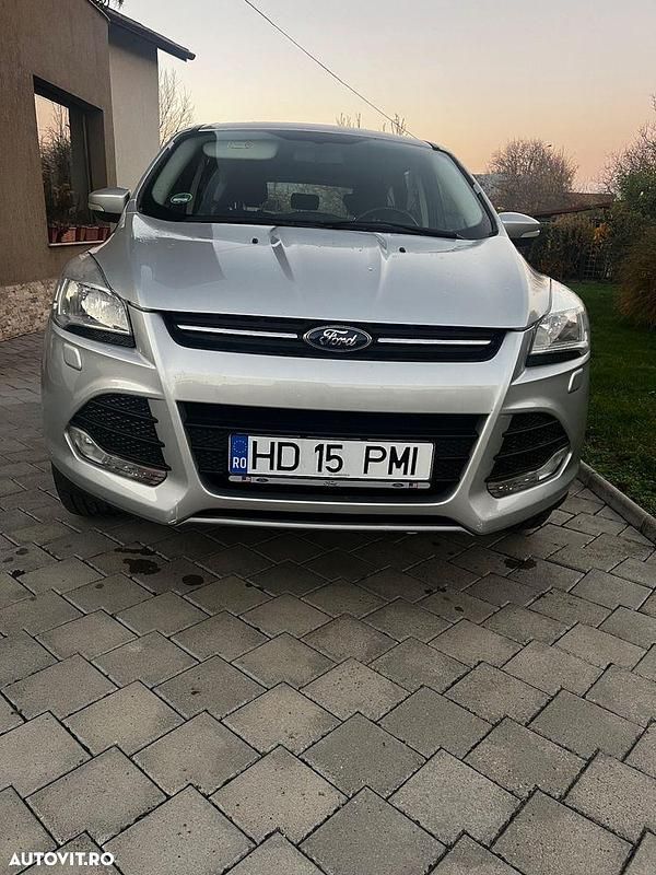 Culoaregri Utilizat 2015 Ford Kuga Individual SUV | 8.450 EUR (Preț bun) - Imagine 1/4