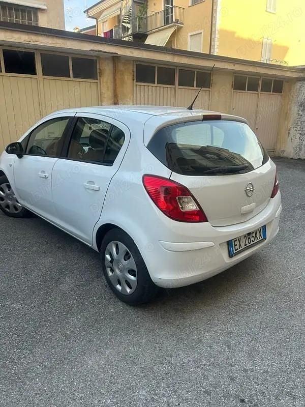 Utilizat 2014 Opel Corsa Berlinǎ | 3.850 EUR (Preț OK) - Imagine 1/4
