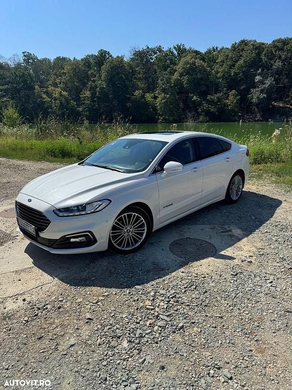 Alb Utilizat 2019 Ford Mondeo Titanium Berlinǎ | 12.850 EUR (Preț OK) - Imagine 1/4