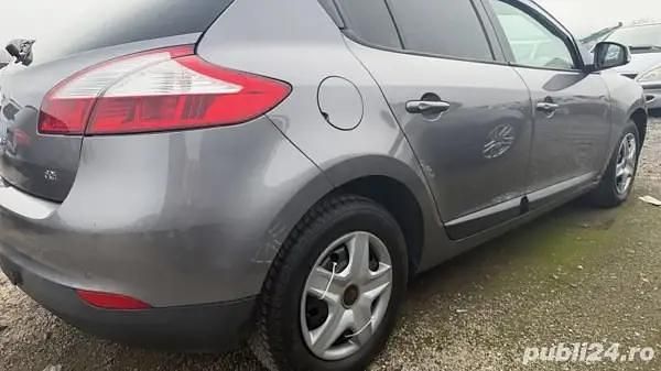 Gri Utilizat 2013 Renault Mégane III Hatchback | 5.000 EUR (Preț OK) - Imagine 1/4