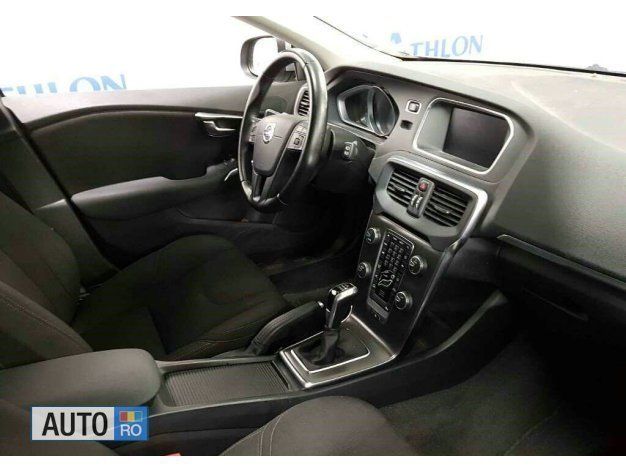 Second-hand Volvo V40 190 CP (139 kW) 2015 Gri Break