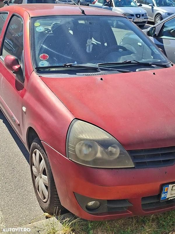 Second-hand Renault Clio II 65 CP (47 kW) 2006 Culoarerosu Berlinǎ