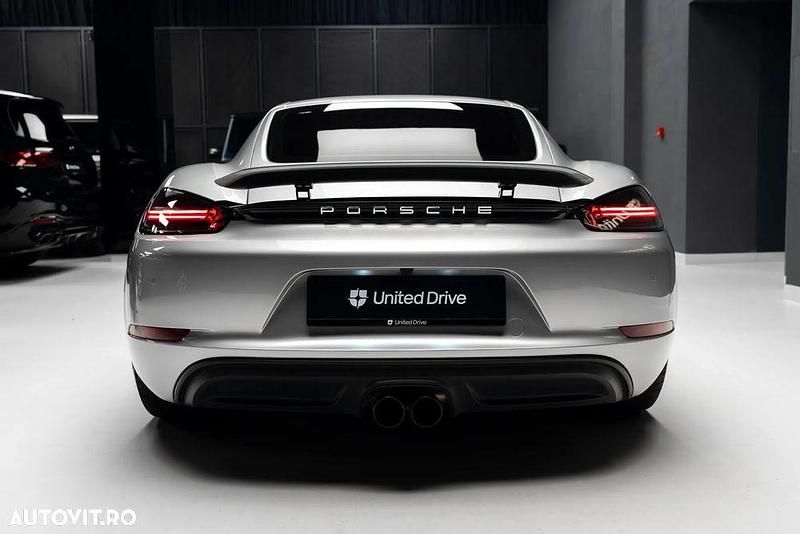 Second-hand Porsche Cayman 300 CP (220 kW) 2024 Culoareargint Coupe