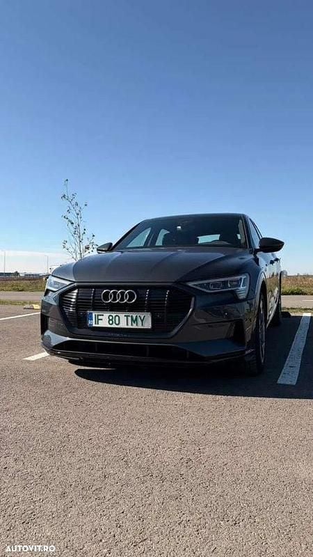 Culoaregri Utilizat 2019 Audi e-tron S-Line SUV | 24.500 EUR (Scump) - Imagine 1/4